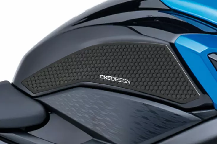 Puig Lateral Tank Pads Suzuki C/Black - Moottoripyörän tankinsuojat - D337480 - 1