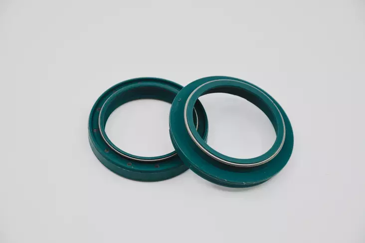 SKF Oil & Dust Seal 41 mm. - SHOWA - Etuteleskooppien tiivisteet - D328130 - 1