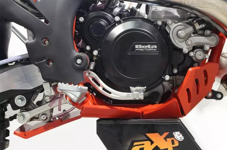 AXP Xtrem HDPE Skid Plate Red Beta 250RR/300RR 18-19 - Moottoripyörän pohjapanssarit - D343061 - 1