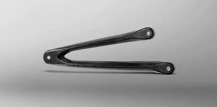 Akrapovic Carbon fiber muffler bracket Ninja ZX-6R 2009- - Moottoripyörän äänenvaimenninkiinnikkeet - D310042 - 1