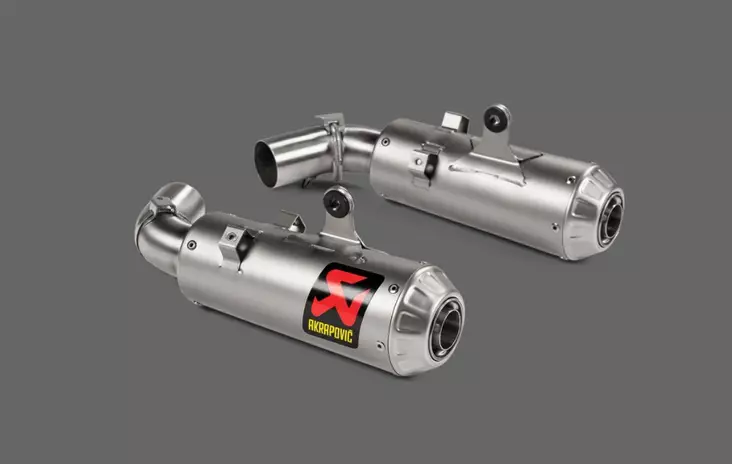Akrapovic Slip-On Line (Titaani) Hypermotard 950/SP 2021- - Moottoripyörän äänenvaimentimet - D417142 - 1