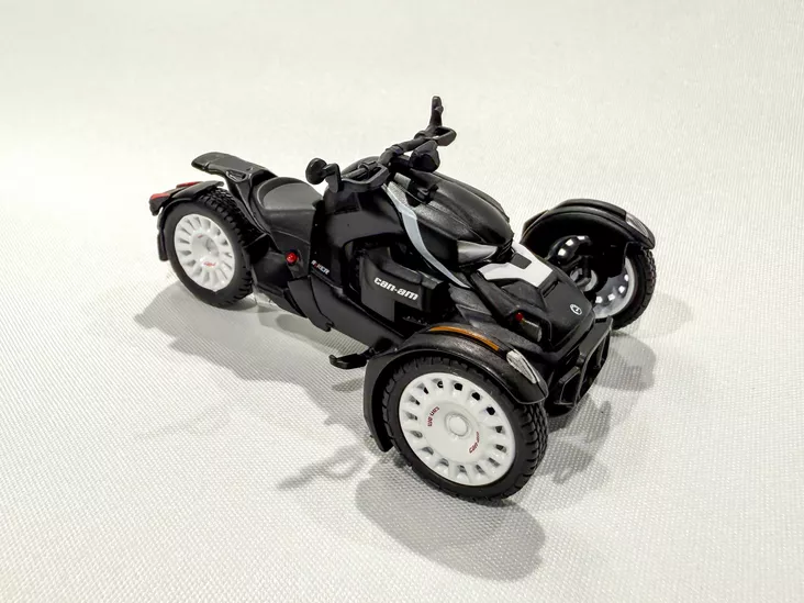CAN-AM RYKER RALLY PIENOISMALLI 1:32 MUSTA - Can-Am Roadster Lisävarusteet - 140352 - 1