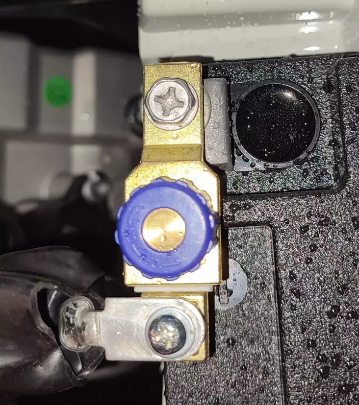 Bronco Päävirtakytkin yleismalli - Sähkötarvikkeet - D475143 - 1