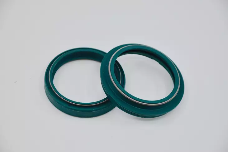 SKF Heavy Duty Oil & Dust Seal 48 mm. - ZF SACHS - Etuteleskooppien tiivisteet - D328153 - 1