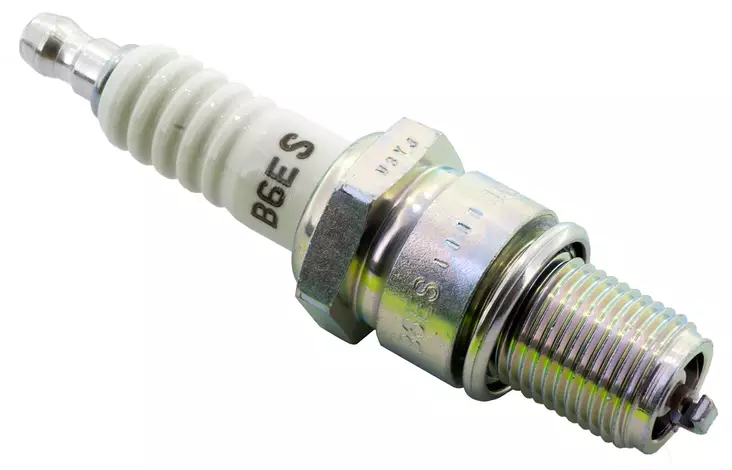 NGK sparkplug B6ES - Sytytystulpat - D684 - 1