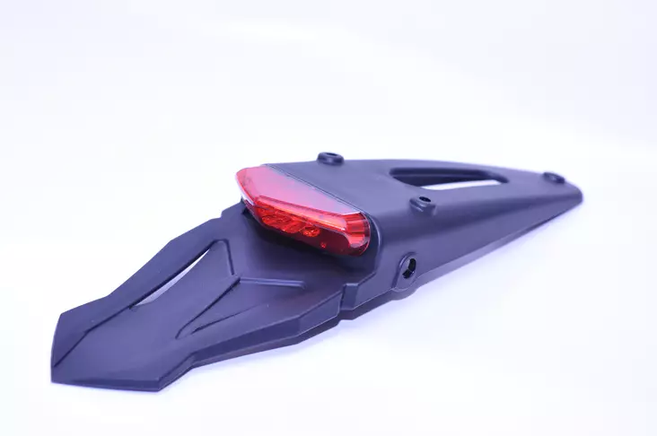 Sixty5 Takalokas.jatke Pun. lasilla E-hyv. - Moottoripyörän takavalot - D70954 - 1