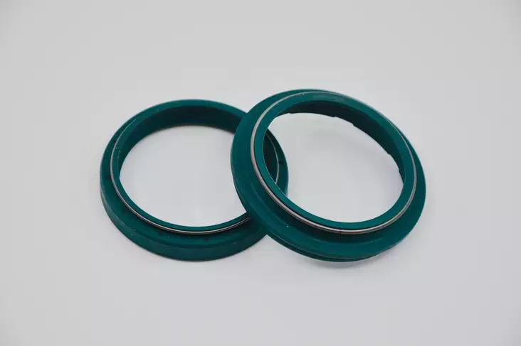 SKF Oil & Dust Seal 48 mm. - KAYABA/OHLINS - Etuteleskooppien tiivisteet - D328144 - 1