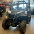 CAN-AM 25 Maverick Trail BASE T 700 Catalyst Gray + DFK Lämpöhytti pyyhkimellä - Can-Am SSV 2025 - 137985 - 1