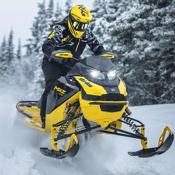 SKI-DOO 24 MXZ XRS 850 E-TEC TURBO R COMP PACK 10,25 137" SHOT BYR - Ski-Doo Reitti 2024 - 128875 - 1