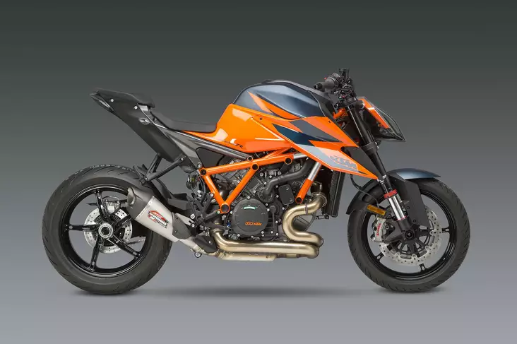 Yoshimura Slip-On Ktm 1290 Super Duke R 2020 Street AT2 So Ti-Cf Works - Moottoripyörän äänenvaimentimet - D400935 - 1