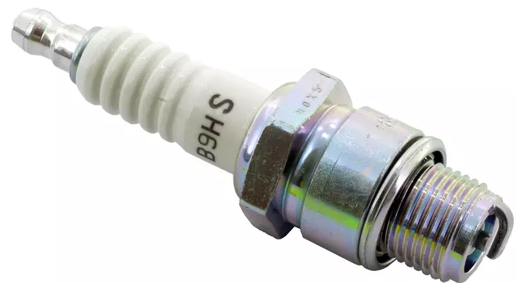 NGK sparkplug B9HS - Sytytystulpat - D667 - 1