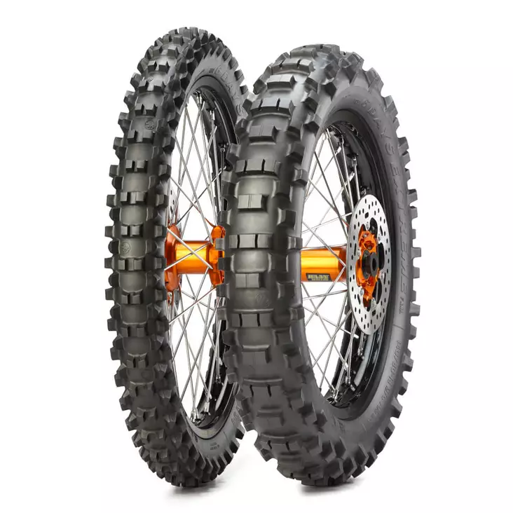 Metzeler MCE 6 Days Extreme 120/90-18 M/C 65R M+S Re. - Renkaat, Crossi - D250918 - 1