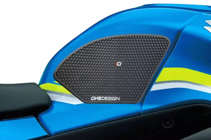 Puig Lateral Tank Pads Suzuki C/Black - Moottoripyörän tankinsuojat - D337478 - 1