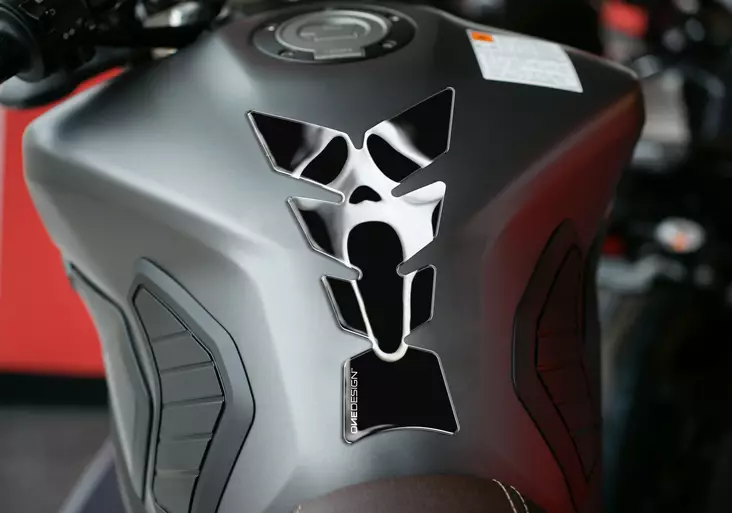 Puig Tank Pad Mod. Scream C/Black - Moottoripyörän tankinsuojat - D302808 - 1